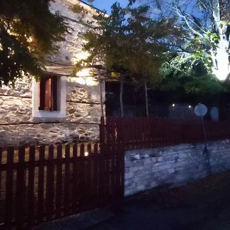 Cozy αγιοσ λαυρεντιοσ πηλιου Agios Lavrentios